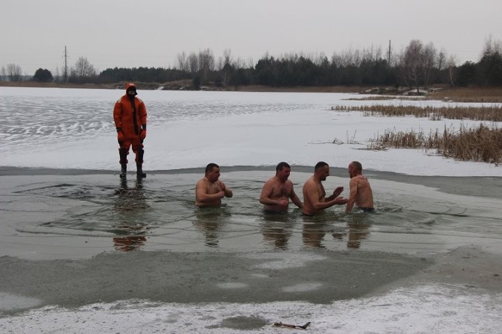 Крещенские купания на водоеме д. Мельники (Малоритский район)