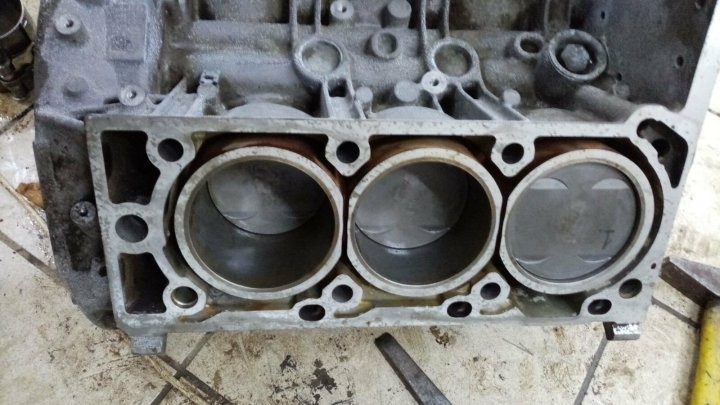 По низу рынка. Белорус дёшево купил Mercedes-Benz ML W164. Догадайтесь, сколько ушло на ремонт