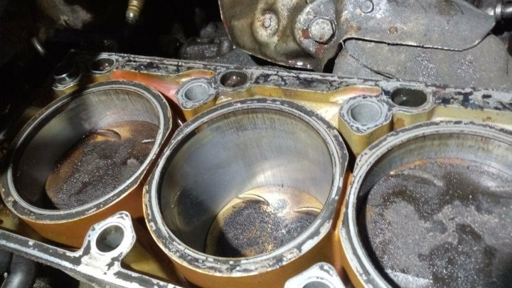 По низу рынка. Белорус дёшево купил Mercedes-Benz ML W164. Догадайтесь, сколько ушло на ремонт