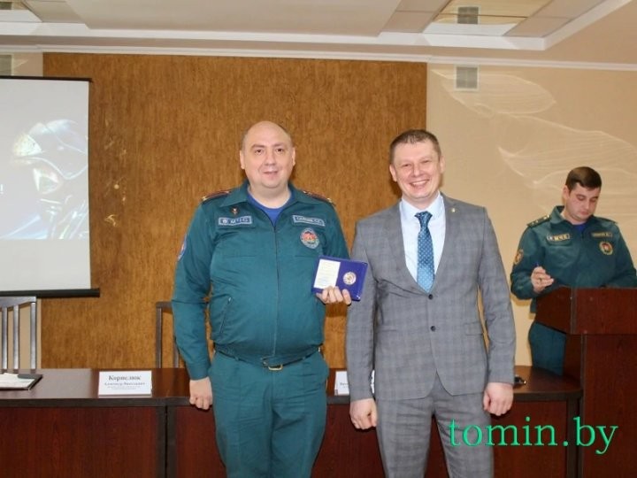 Тысячи боевых выездов, десятки спасенных жизней: профессиональный праздник отмечают работники МЧС Бреста