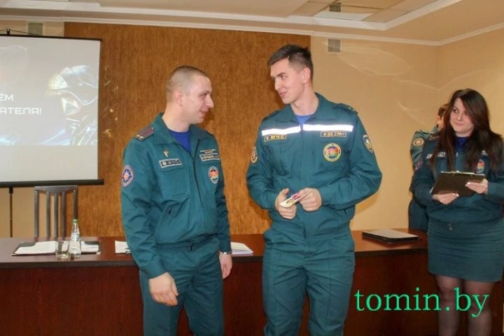 Тысячи боевых выездов, десятки спасенных жизней: профессиональный праздник отмечают работники МЧС Бреста