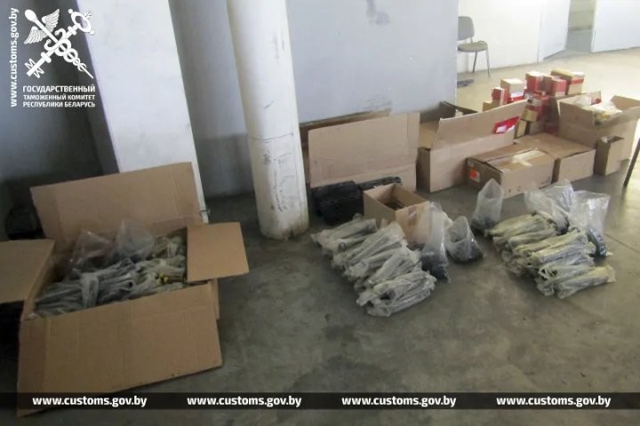Крупную партию контрабанды из Германии обнаружили в ПП «Козловичи»