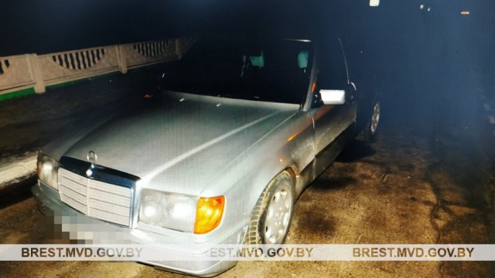 Не поделили проход в магазин: дело дошло до драки, «пострадал» и Mercedes