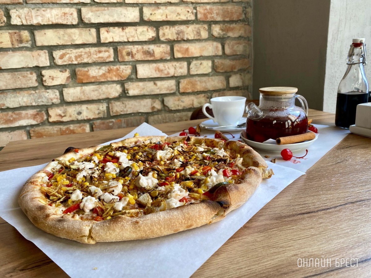 От А до Я. Готовим пикантную пиццу в итальянской печи на дровах в новой пиццерии «Mozzarella» в центре Бреста