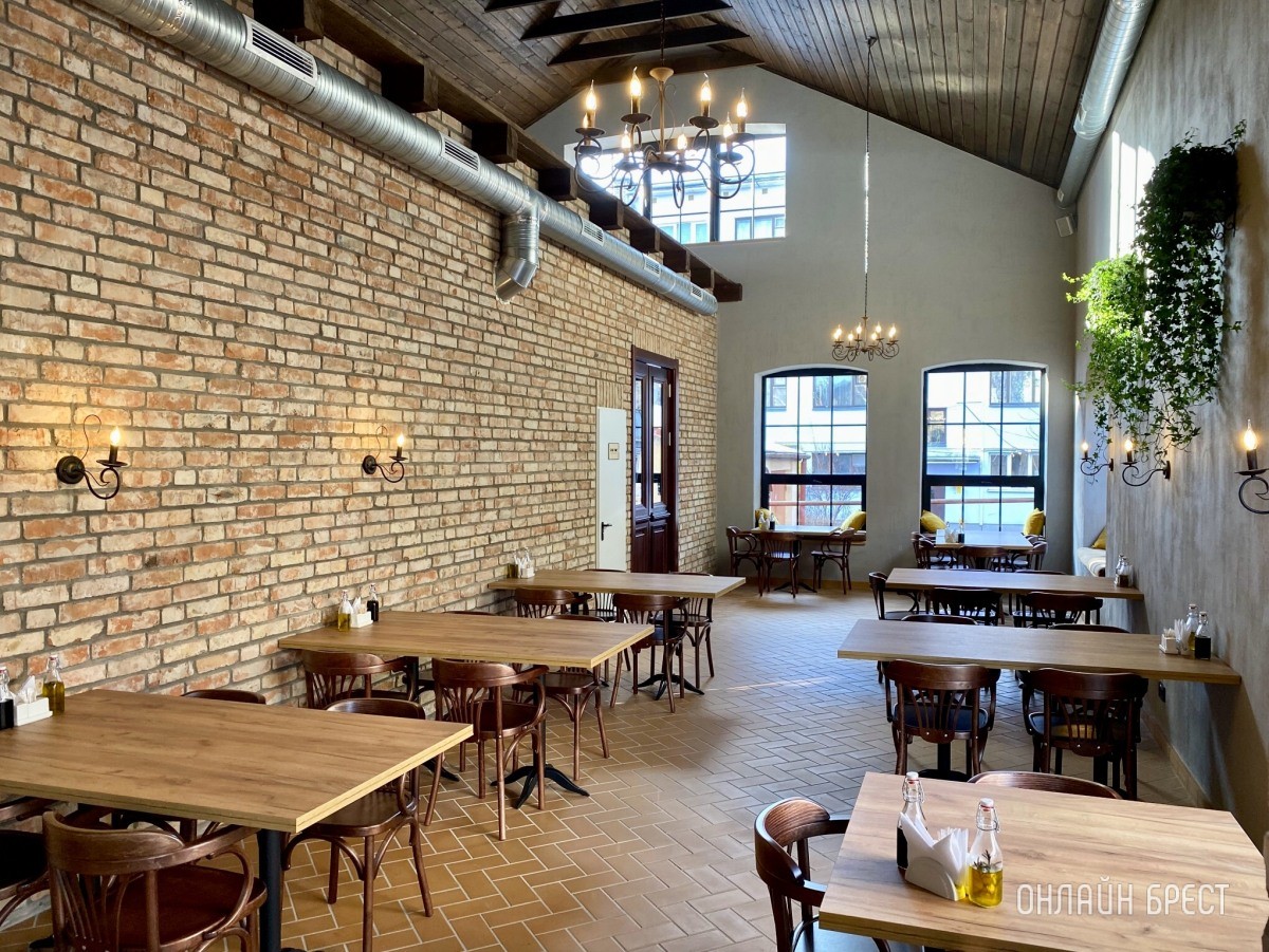 От А до Я. Готовим пикантную пиццу в итальянской печи на дровах в новой пиццерии «Mozzarella» в центре Бреста