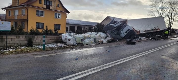 На польской дороге столкнулись два грузовика. За рулем одного из них был белорус, он погиб