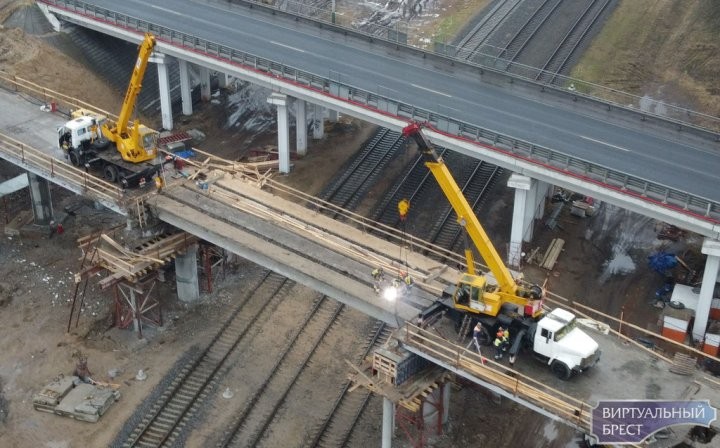 Под Брестом ремонтируют путепровод