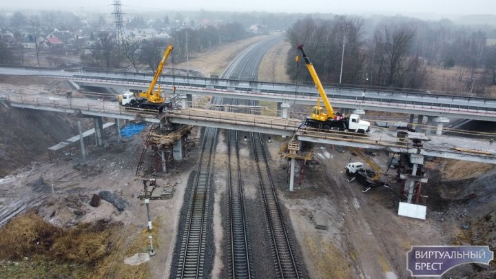 Под Брестом ремонтируют путепровод
