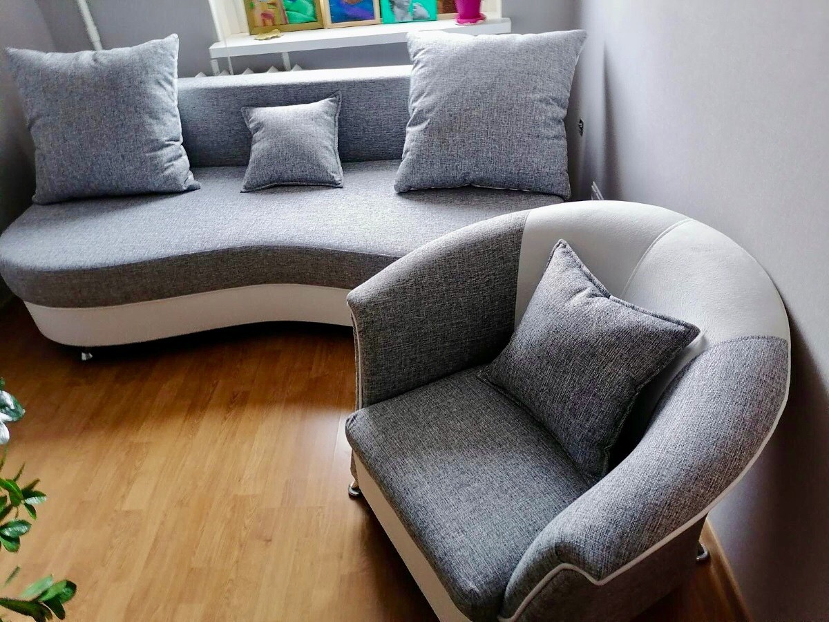 Эти волшебники превращают старые диваны в новые! Фото работ мастерской по реставрации мебели