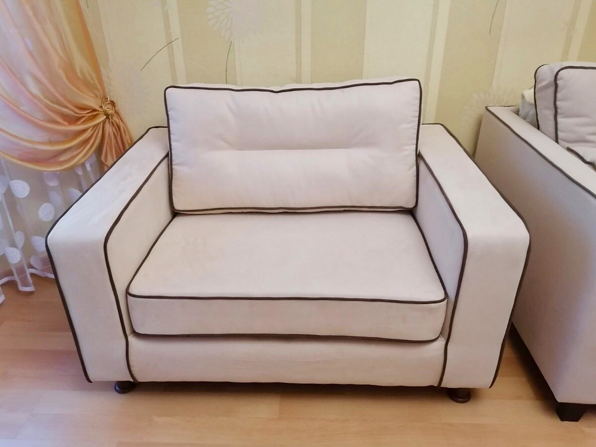 Эти волшебники превращают старые диваны в новые! Фото работ мастерской по реставрации мебели