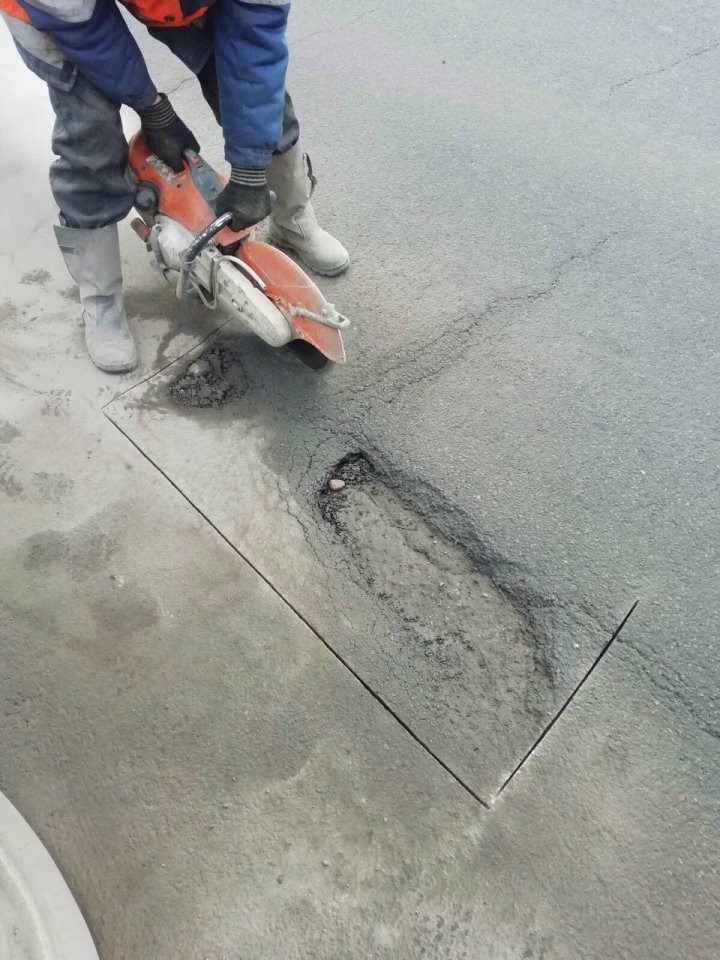 В Бресте взялись на ямочный ремонт