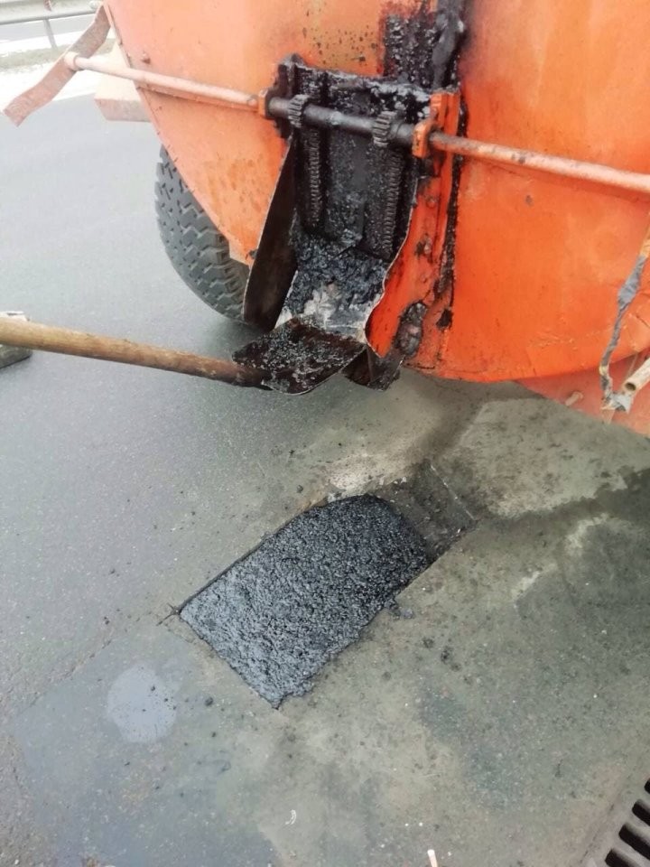 В Бресте взялись на ямочный ремонт