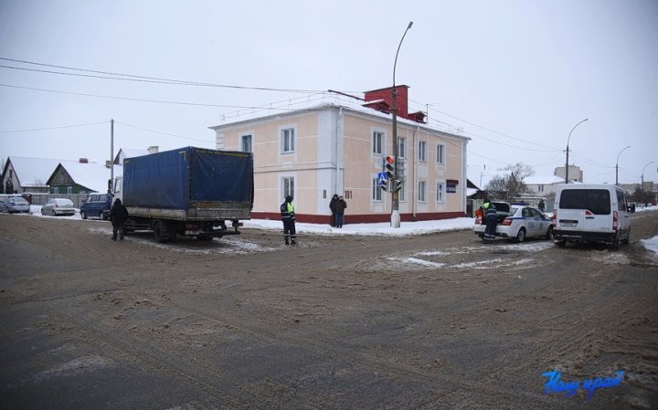 Грузовик и иномарка столкнулись в Барановичах