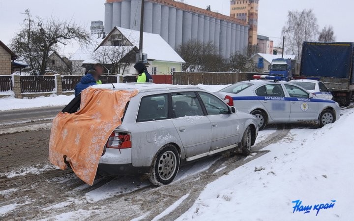 Грузовик и иномарка столкнулись в Барановичах