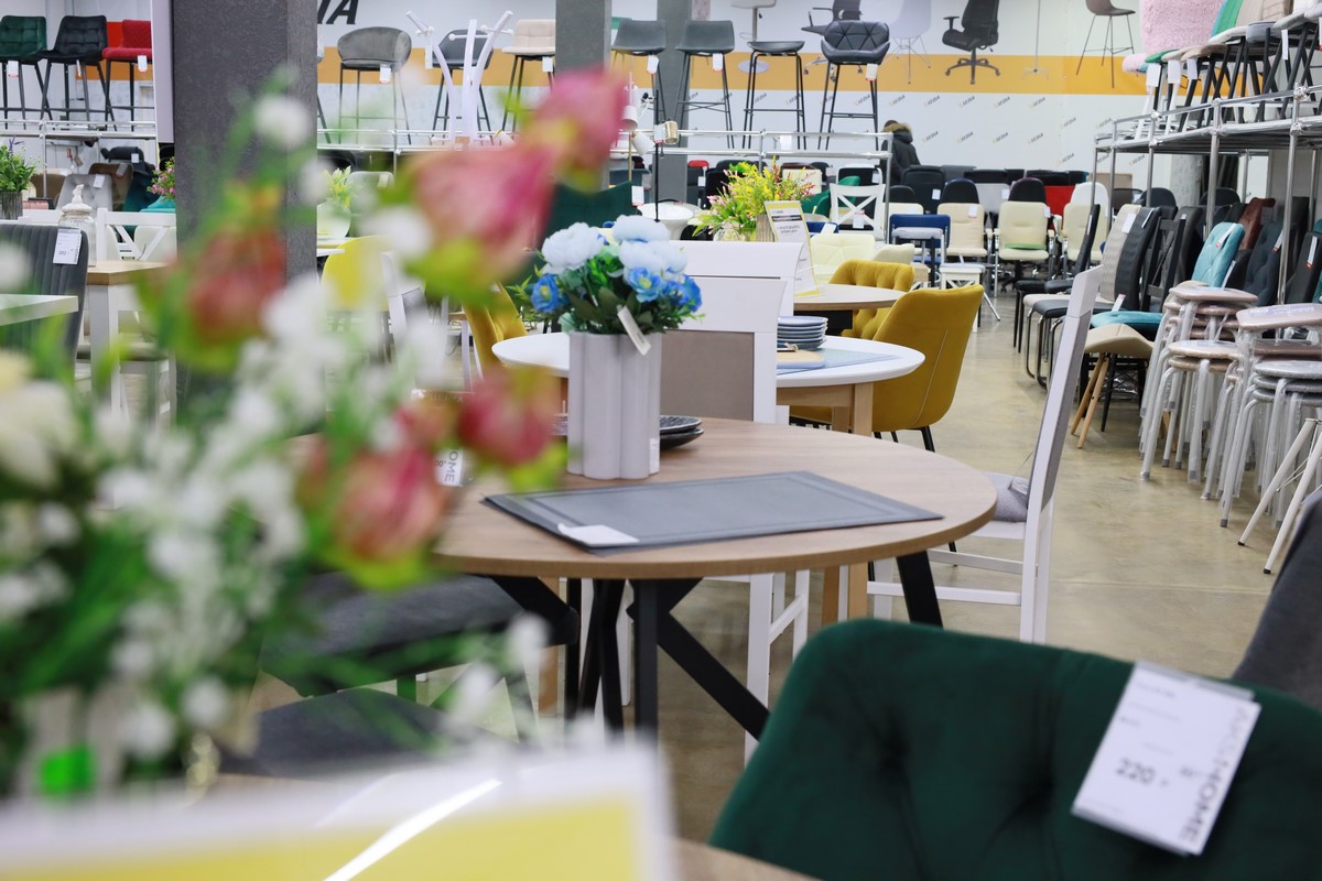 Большой выбор уцененных товаров для дома c выгодой до 70% в дискаунтере мебели «AksHome» на Вычулках!