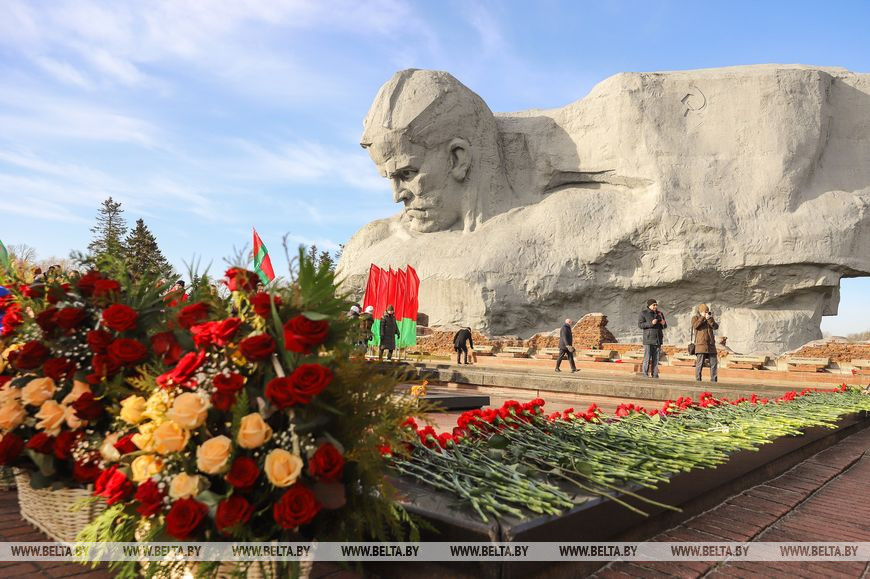 Митингом и автопробегом отметили в Бресте День защитников Отечества