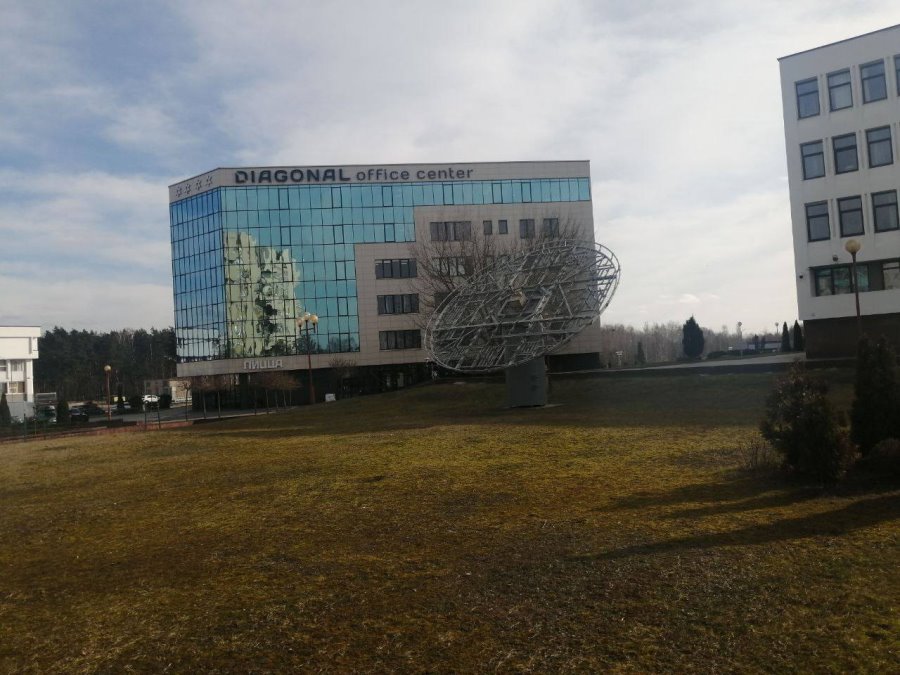 Сильного ветра не выдержали большие часы у администрации Московского района в Бресте