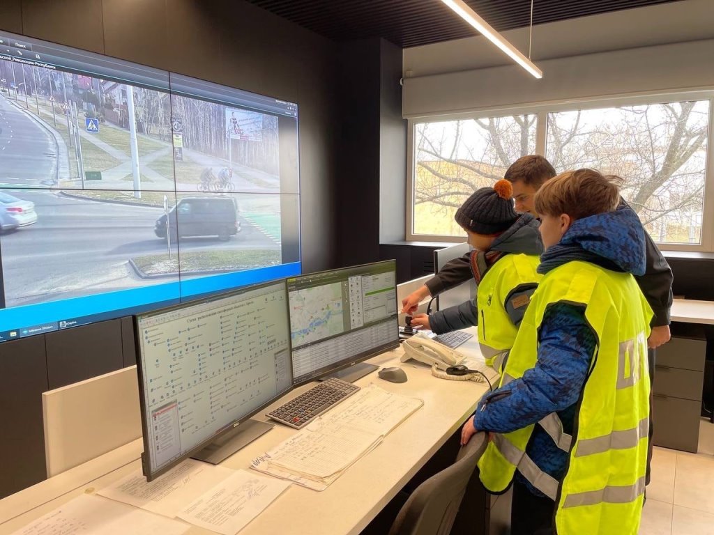 В Бресте дети останавливали водителей и проверяли документы 