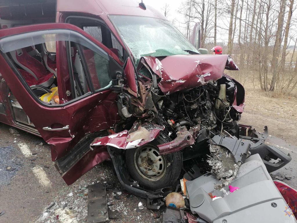 Маршрутка с пассажирами попала в аварию под Бобруйском