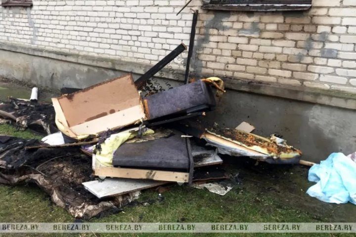 При пожаре в Белоозерске сотрудники РОЧС спасли девять человек, в том числе четыре ребенка