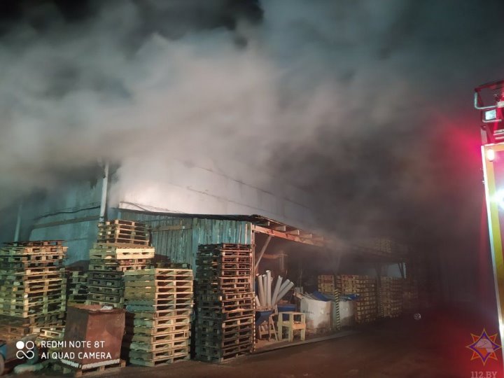 В Бресте горел склад, а в Дрогичине – торговый павильон