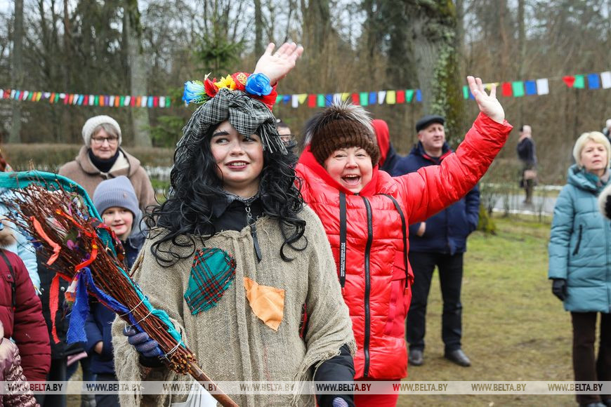 В «Беловежской пуще» Деда Мороза проводили в Антарктиду