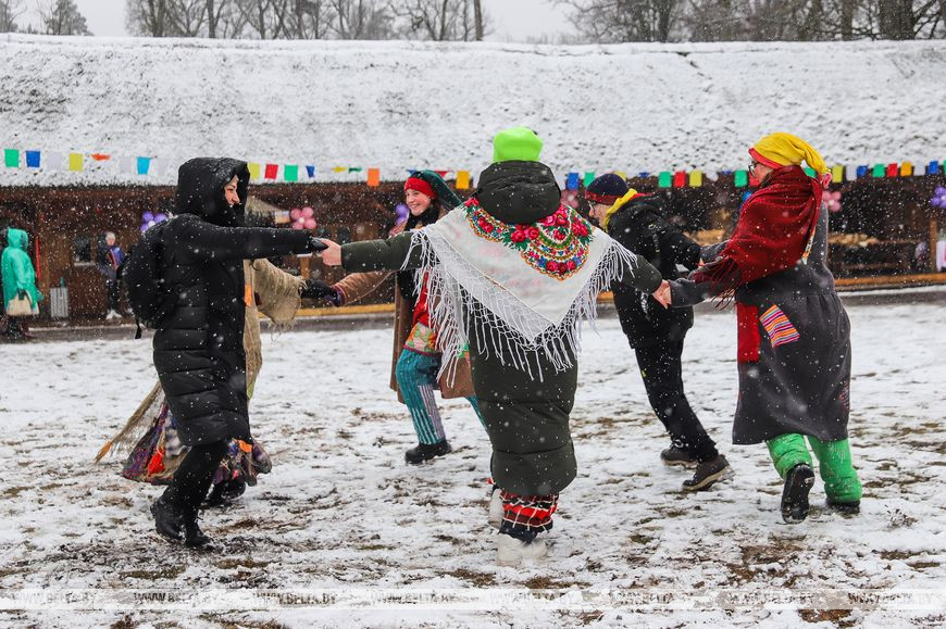 В «Беловежской пуще» Деда Мороза проводили в Антарктиду