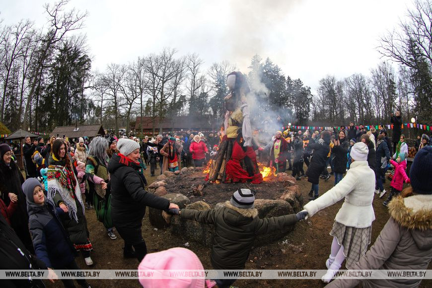 В «Беловежской пуще» Деда Мороза проводили в Антарктиду