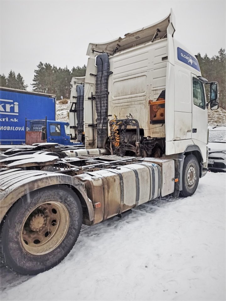 Этот тягач Volvo искали в Европе 9 лет. И вдруг машина выехала из Беларуси в Литву