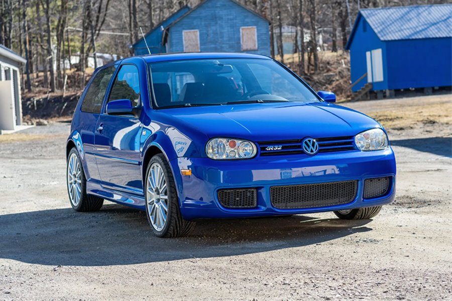 Думаете, новые автомобили стоят дорого? Этот старый VW Golf 2004 года продали за баснословные деньги