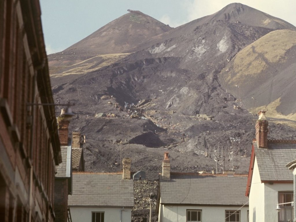 Эта трагедия унесла жизни 116 школьников. Никто так и не был наказан