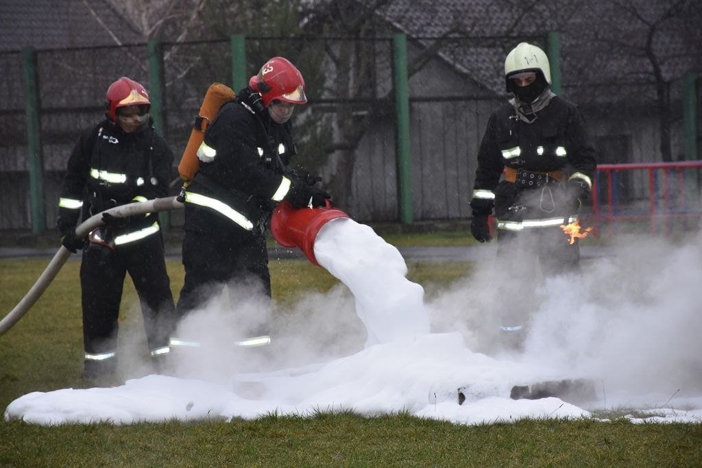 В средней школе № 16 г. Бреста состоялась церемония принесения клятвы учащимися класса профессиональной направленности МЧС