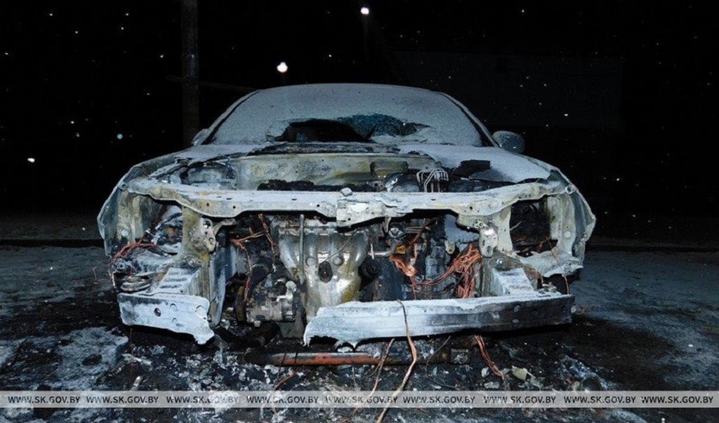 Мужчина в отместку за лишение прав поджег машину начальника Логойского отдела ГАИ