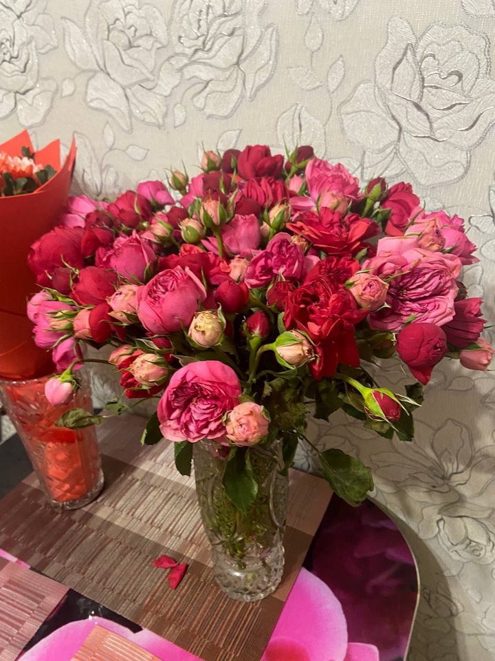 «Вялые и засохшие цветы — это норма?» Разбираемся, можно ли вернуть деньги за плохой букет