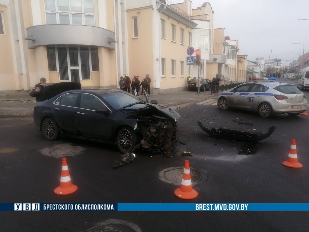ДТП в Пинске: двоих детей доставили в учреждение здравоохранения