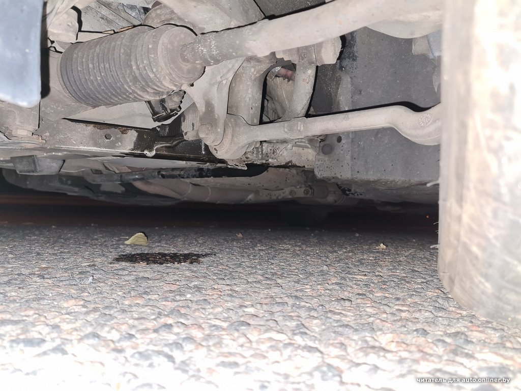 «На скорости 70 км/ч происходит сильный удар и начинается жуткая вибрация». Так ямы портят наши машины