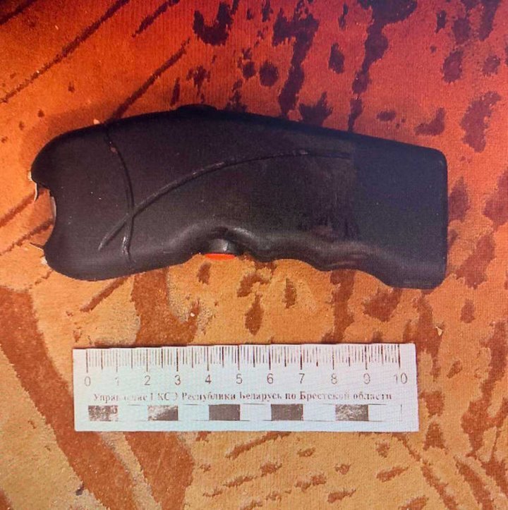 В Брестской области муж ударил жену ножом и электрошокером