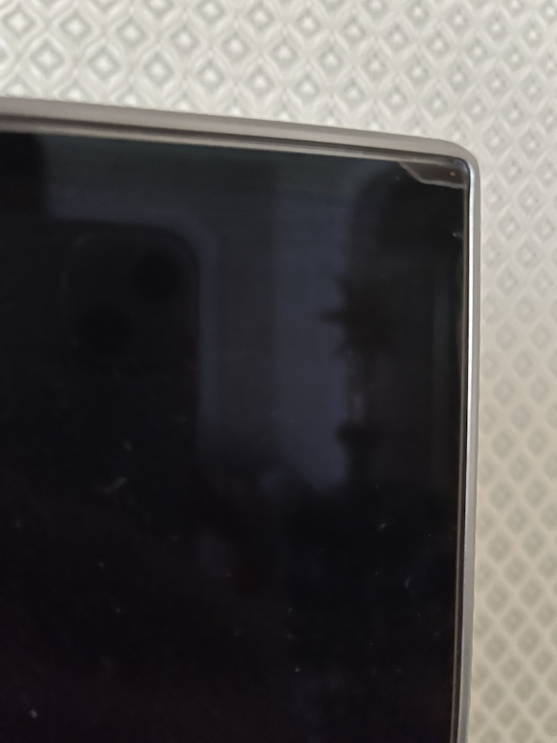 «Считаю этот фотоаппарат смертоносным убийцей». В каком состоянии белорусы возвращают технику в магазины