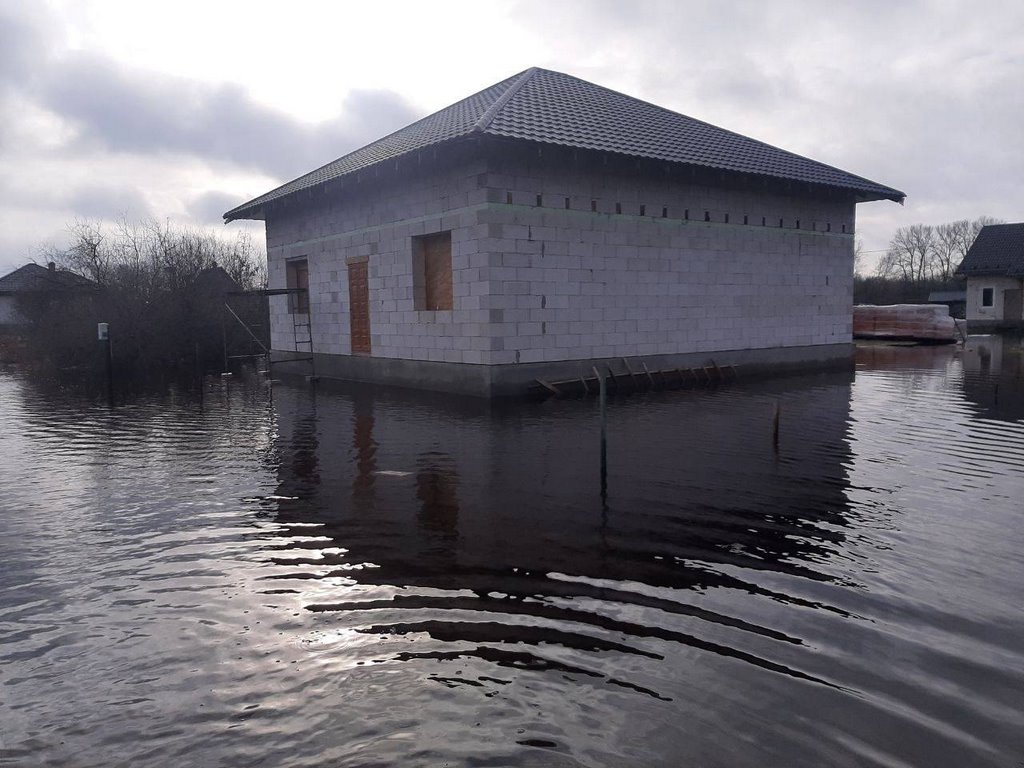 Что с паводком в Бресте и окрестностях: вода отступает, но это малозаметно