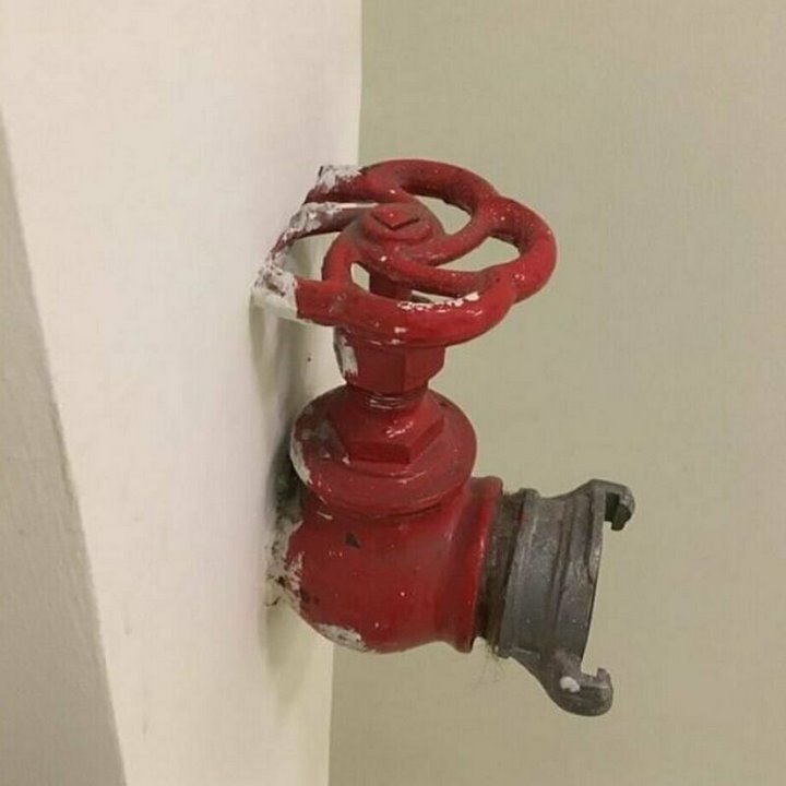 20 примеров того, что строительство не всегда подчиняется человеческой логике