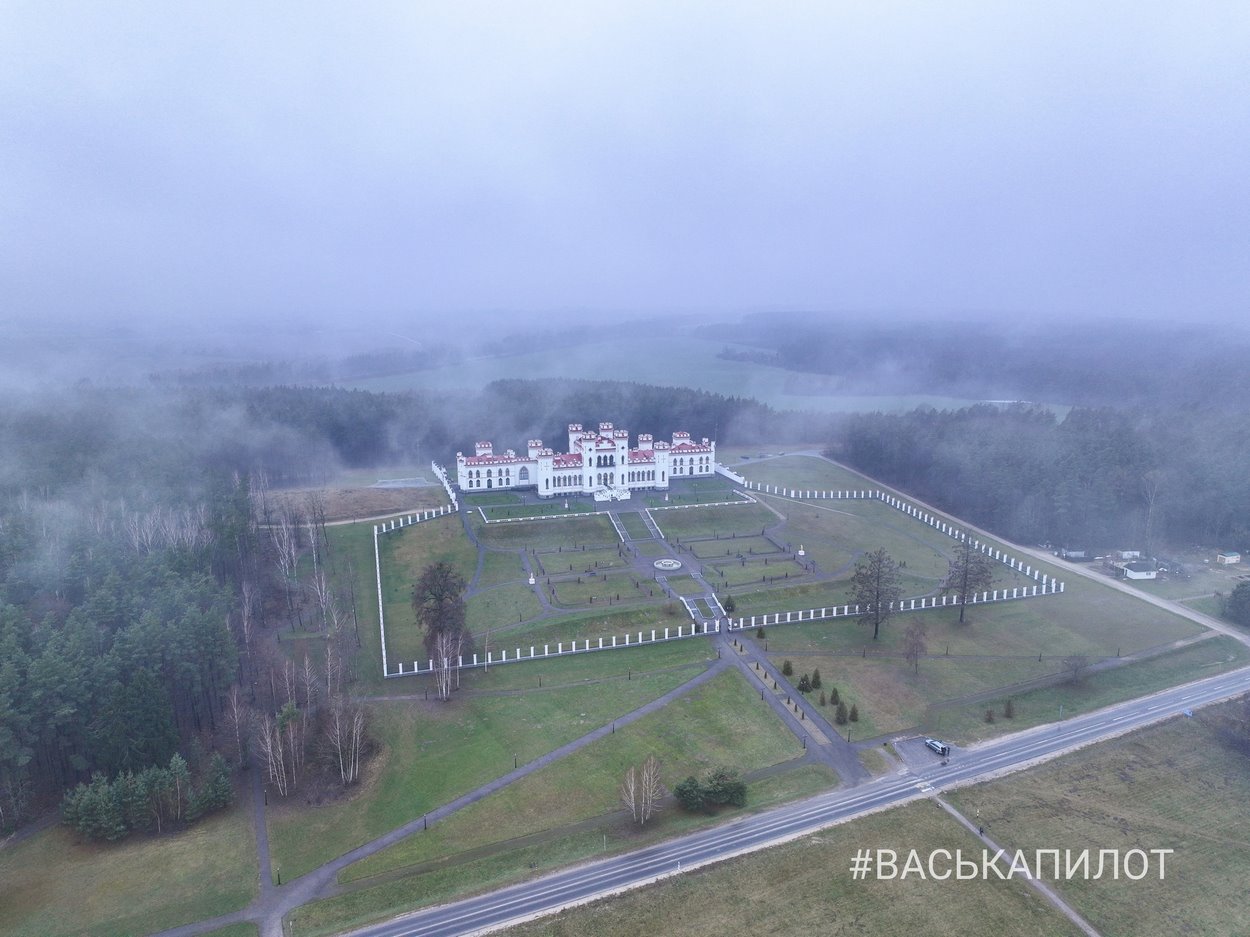 Как выглядит Коссовский замок после реставрации с высоты птичьего полета