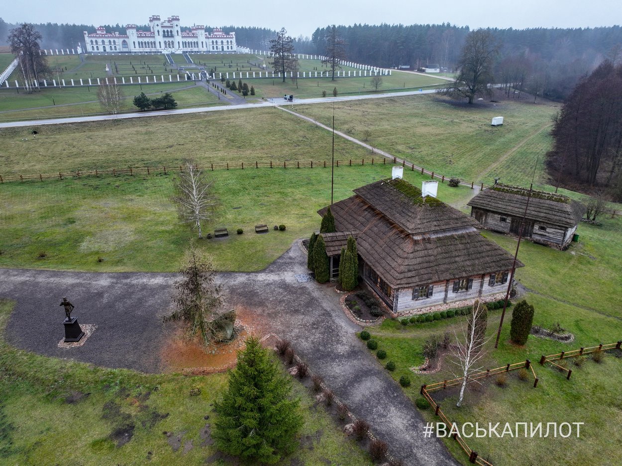 Как выглядит Коссовский замок после реставрации с высоты птичьего полета