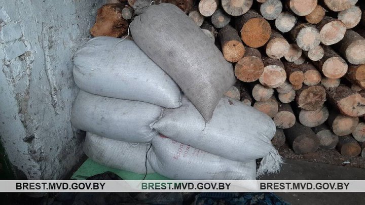 Жители Барановичского района похитили более 260 кг зерна