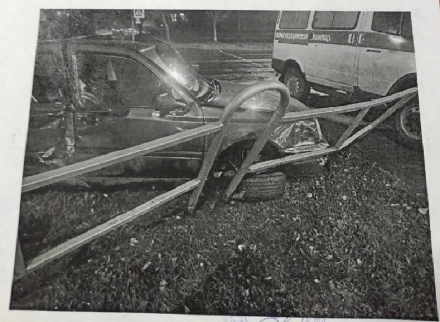 Водитель «скорой» проехал на красный и протаранил автомобиль. Кто виноват?