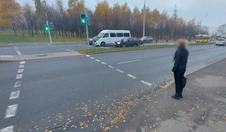 Велосипедист сбил пенсионерку на пешеходном переходе скрылся. Ему предъявлено обвинение 