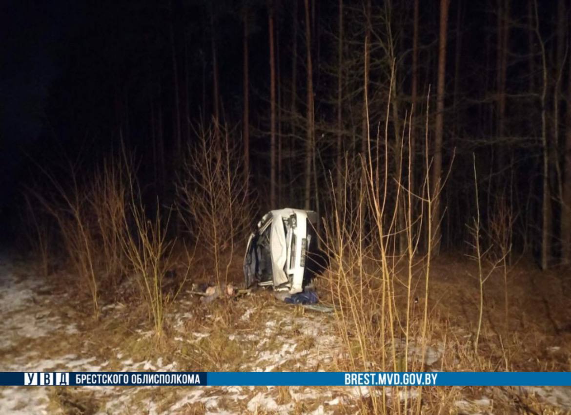 Ночное ДТП в Лунинецком районе. Пассажир скончался, водитель в больнице