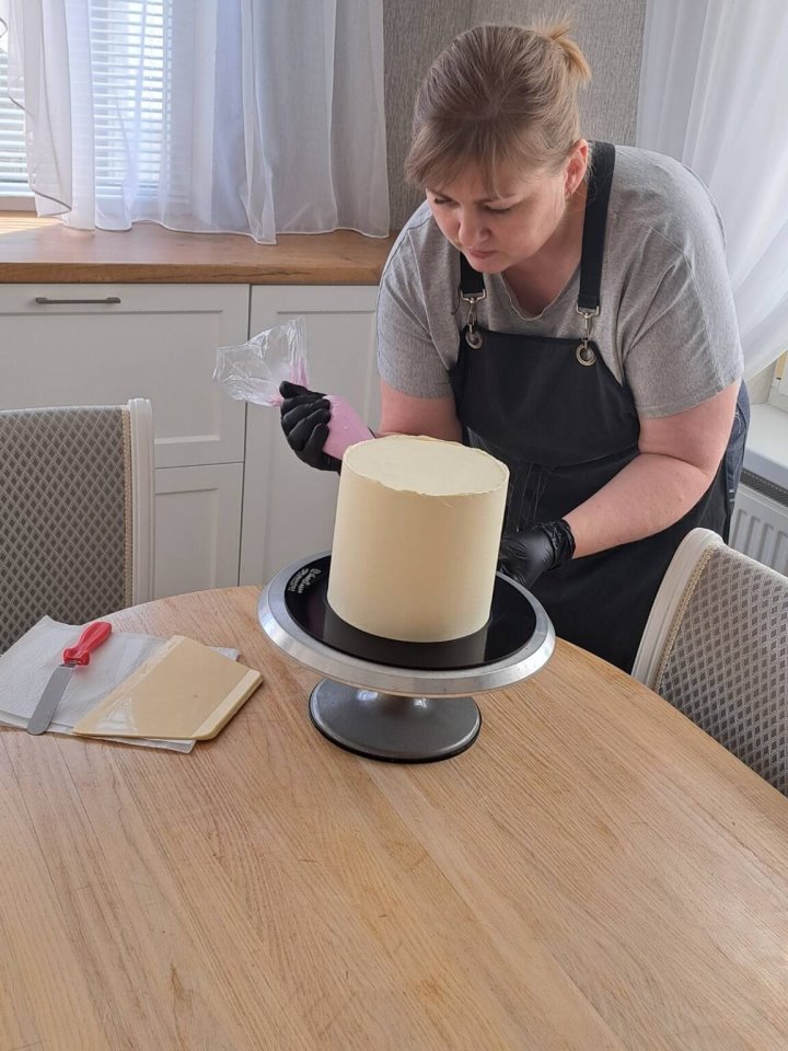 Как фельдшер-лаборант из Брестской области нашла себя в кондитерском деле