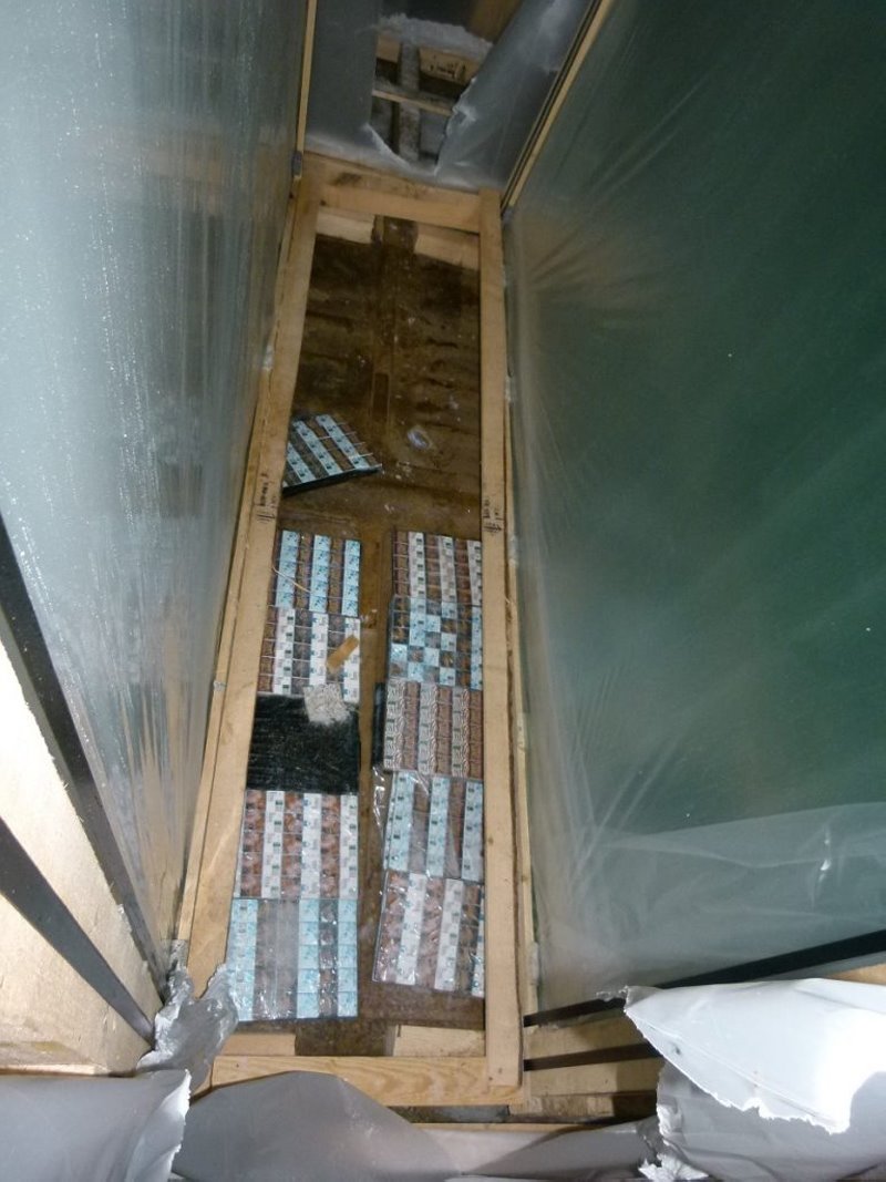 В Тересполе обнаружили крупные партии контрабандных сигарет