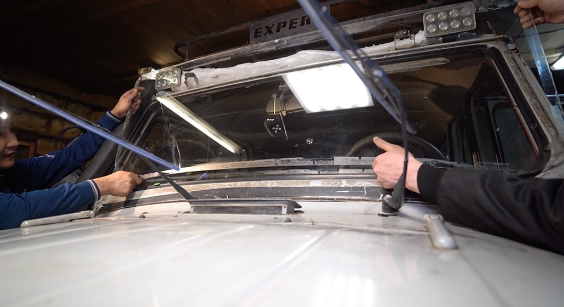 Как заводят автомобиль в минус 50°C. Видео из Якутии