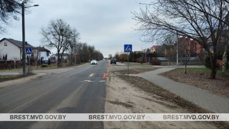 В Пинске фура сбила мужчину, а в Бресте Mercedes - пенсионерку